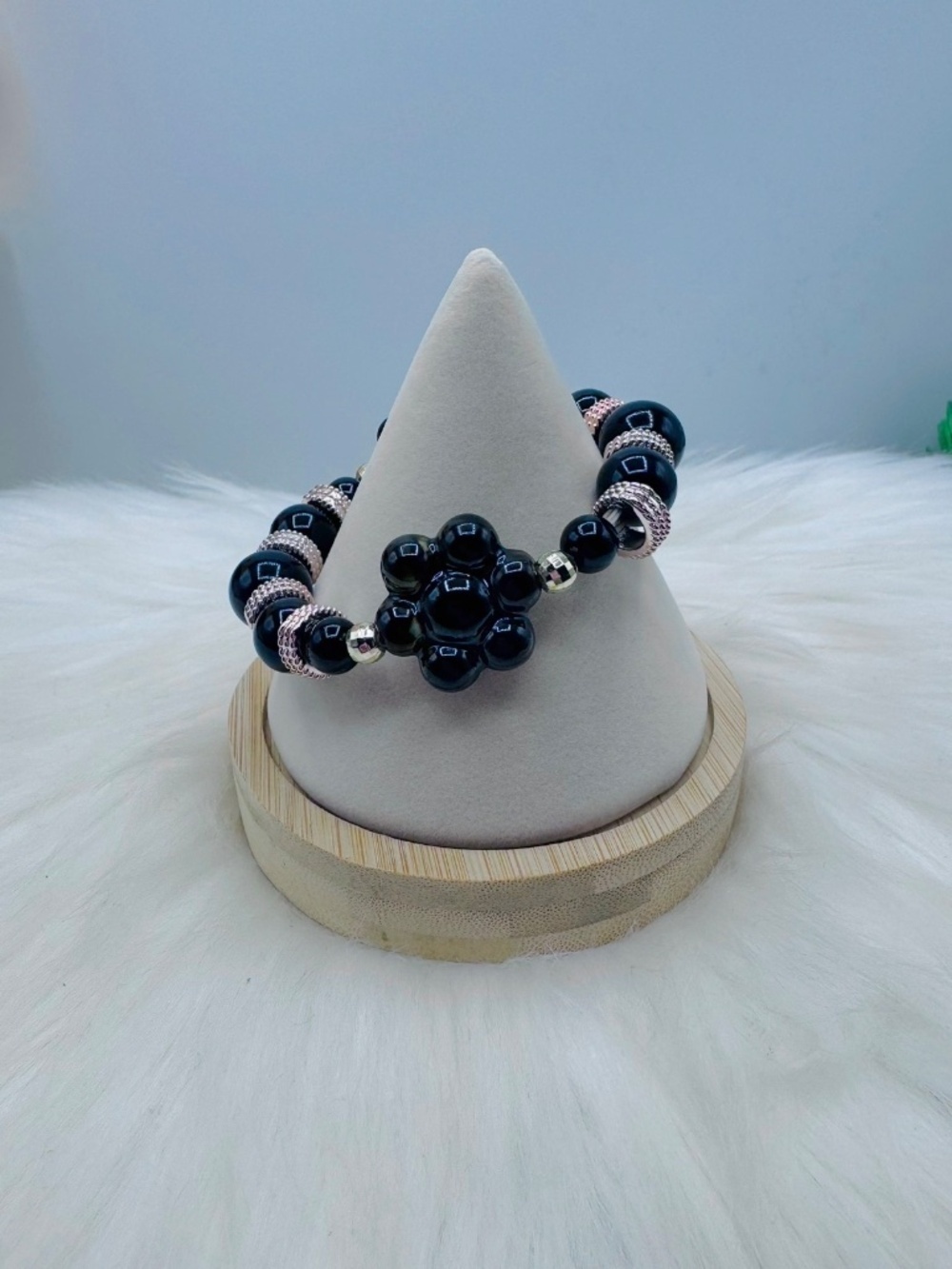 Black Beaded Stretch Bracelet with Floral Center & Silver Accent Rings - Picture 4 of 6